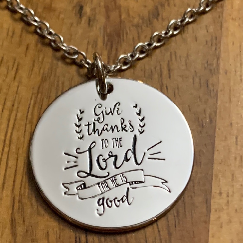 Give Thanks To The Lord ♡ GIFT NECKLACE - Picture 2 of 5